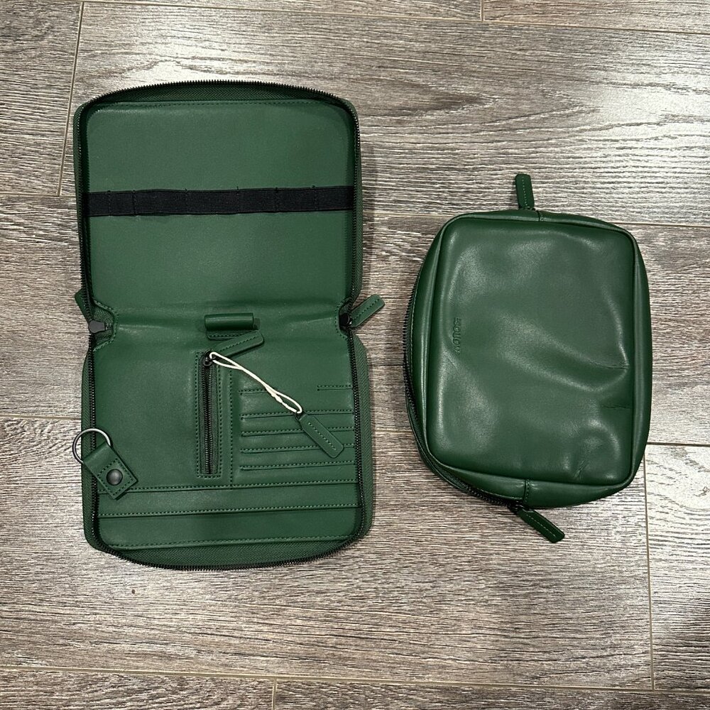 MONO Travel Metro Folio Kit & Pouch – Green – Great Condition